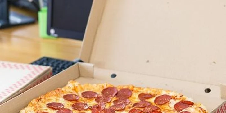 1 nebo 2 křupavé pizzy podle výběru z 8 druhů: možnost i rozvozu