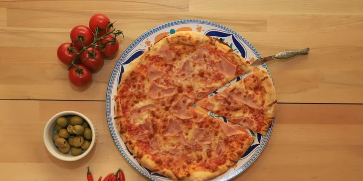 1 nebo 2 křupavé pizzy podle výběru z 8 druhů: možnost i rozvozu