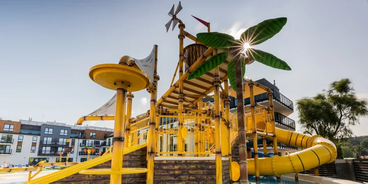 Moderní resort na polském břehu Baltského moře: polopenze, vodní park i neomezený wellness
