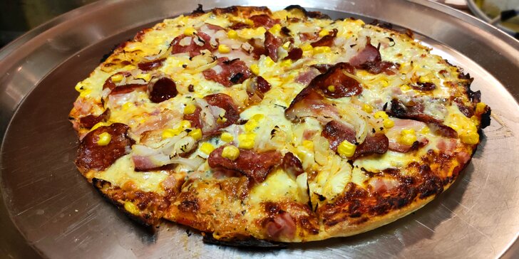 Vyberte si podle chuti: pizza o průměru 32 cm, výběr z 21 druhů