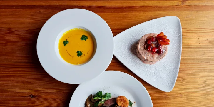 3chodové menu v centru Rumburka pro 1 či 2 osoby: dýňový krém, jelení hřbet či kachna a čokoládový dezert