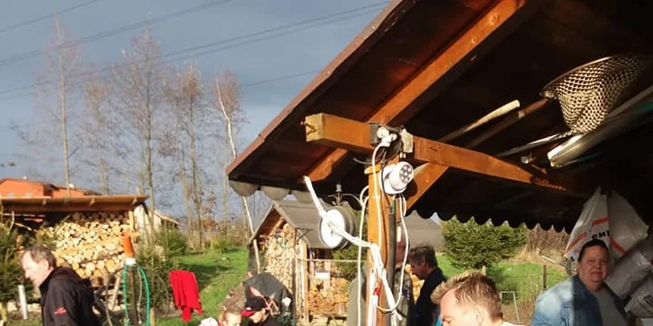 Velikonoční výlov rybníka v Šenově: 200–500 Kč na ryby nebo pochoutky z nich či něco k pití
