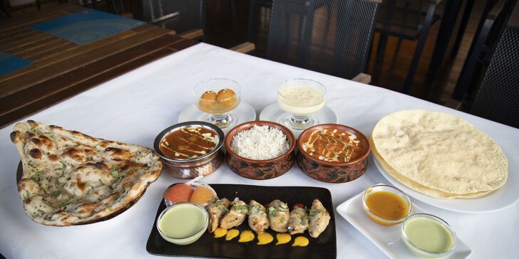 Pochutnejte si na indické kuchyni: degustační menu s kuřecím i jehněčím pro dva