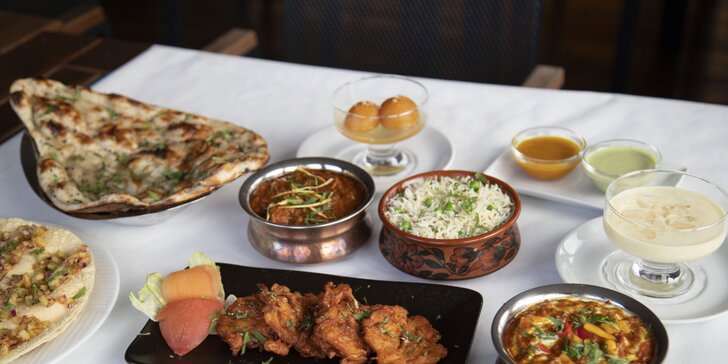 Indická hostina pro 2 osoby: hlavní chody s jehněčím a kuřecím i dezerty a předkrmy