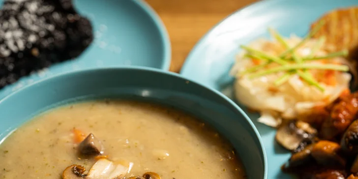 Zdravé a chutné: menu pro 1 nebo 2 osoby ve veganské, bezlepkové a raw restauraci v centru Brna