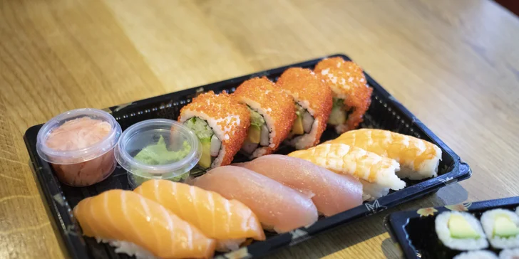 Sety 14–68 kousků sushi s rybami i zeleninou a k nim minizávitky
