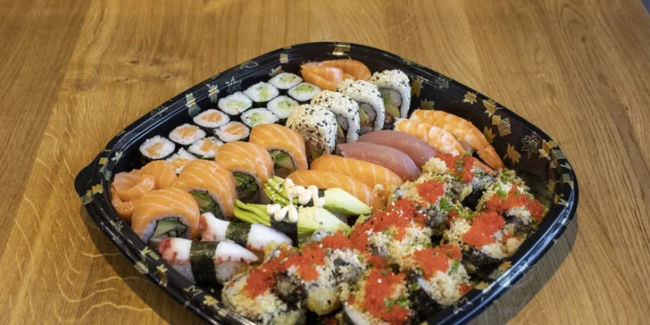 Sety 14–68 kousků sushi s rybami i zeleninou a k nim minizávitky
