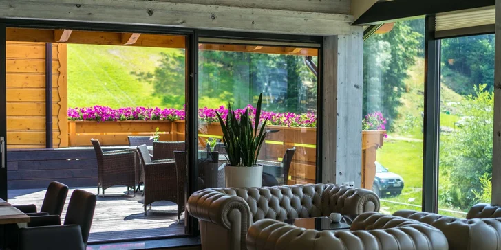 Pobyt ve 4* hotelu v polských Beskydech: snídaně či polopenze, neomezený wellness a bazény v létě