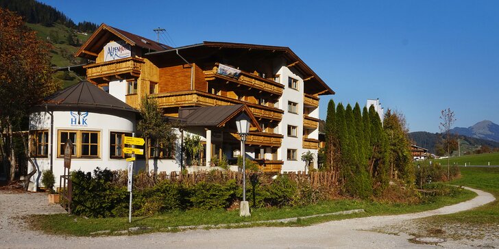 Dovolená v Kitzbühelských Alpách: 4* hotel s polopenzí, wellness a kartou plnou výhod