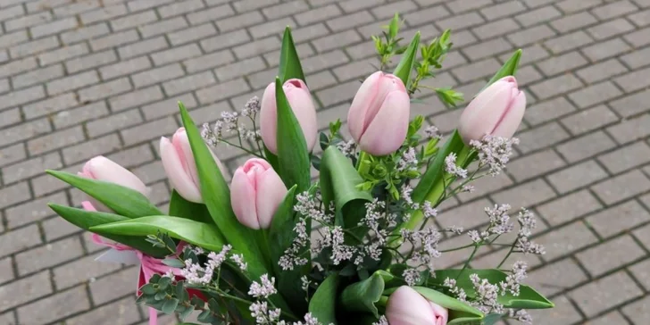 Kytice pro radost: 10–25 tulipánů s přízdobou, osobní vyzvednutí v Ostravě