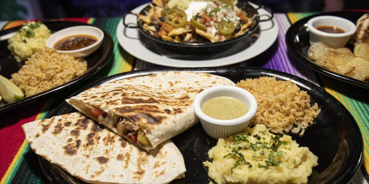 Mexické jídlo dle výběru až pro 2 osoby: tacos, burros i quesadilla