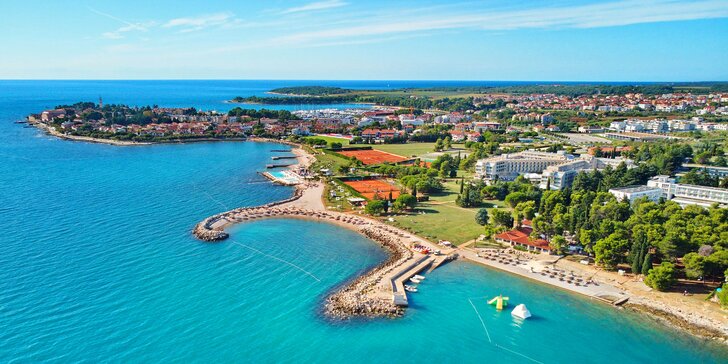 Dovolená v chorvatském Novigradu: moderní 4* hotel 100 m od pláže, bazény a polopenze