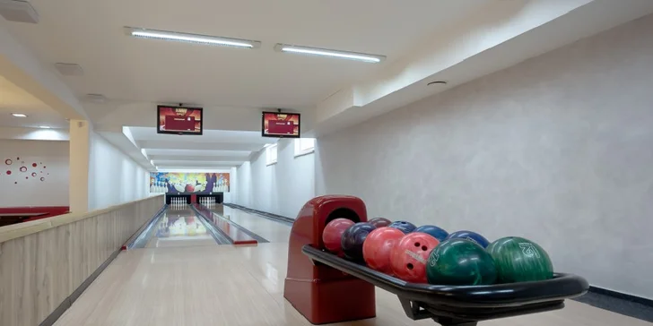 Pobyt v přírodě se snídaní či polopenzí, wellness, bowling i slevy
