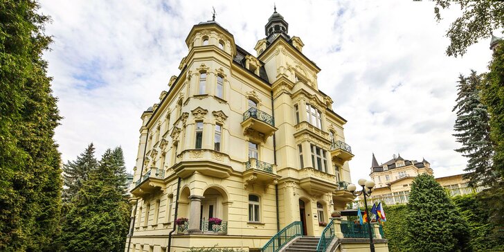 Rodinný pobyt v srdci Karlových Varů: 4* hotel s polopenzí a saunou