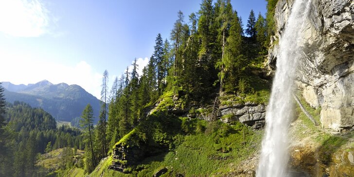 Pobyt se stravou a neomezeným wellness v srdci rakouských Alp: útulný hotel s překrásnými výhledy na hory