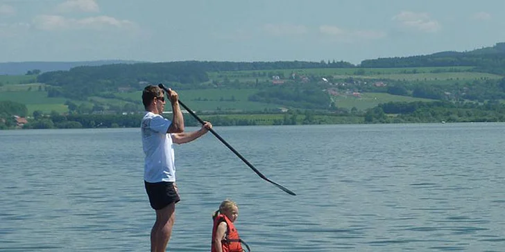 Zábava na šlapadle, paddleboardu, flyboardu či vodním skútru