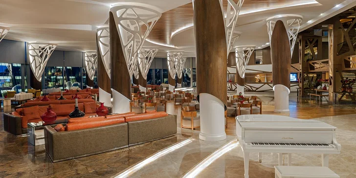 Luxusní dovolená na Kypru: 5* hotel na pláži, s bazény a aquaparkem a ultra all inclusive