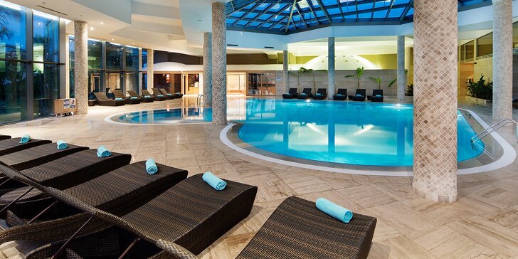 Luxusní dovolená na Kypru: 5* hotel na pláži, s bazény a aquaparkem a ultra all inclusive