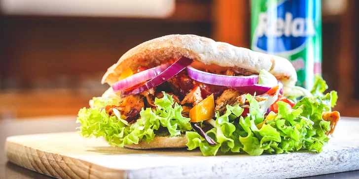 Kebab s trhaným kuřecím masem a nápoj či hranolky pro 1 i 2 osoby