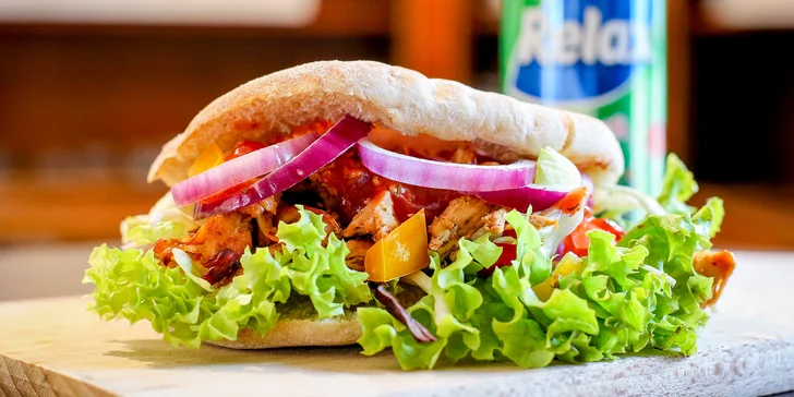Kebab s trhaným kuřecím masem a nápoj či hranolky pro 1 i 2 osoby