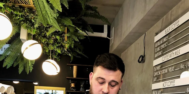 Káva s dortem pro 1 i 2 os. kousek od Edenu: latte, americano, cappucino a víc, cheesecake i jablečný pie