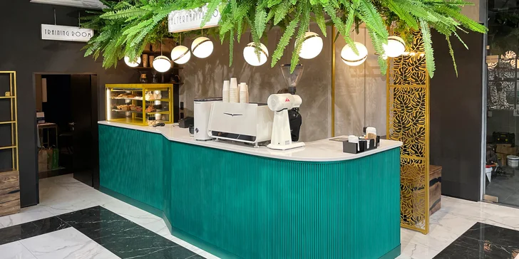 Káva s dortem pro 1 i 2 os. kousek od Edenu: latte, americano, cappucino a víc, cheesecake i jablečný pie