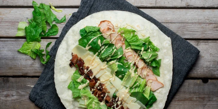 Vegetariánské i masové dobroty: salát nebo wrap, rozvoz po Pardubicích
