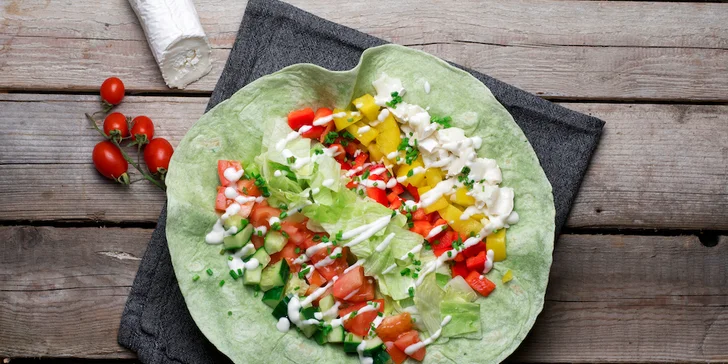 Vegetariánské i masové dobroty: salát nebo wrap, rozvoz po Pardubicích
