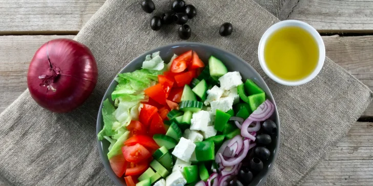 Vegetariánské i masové dobroty: salát nebo wrap, rozvoz po Pardubicích