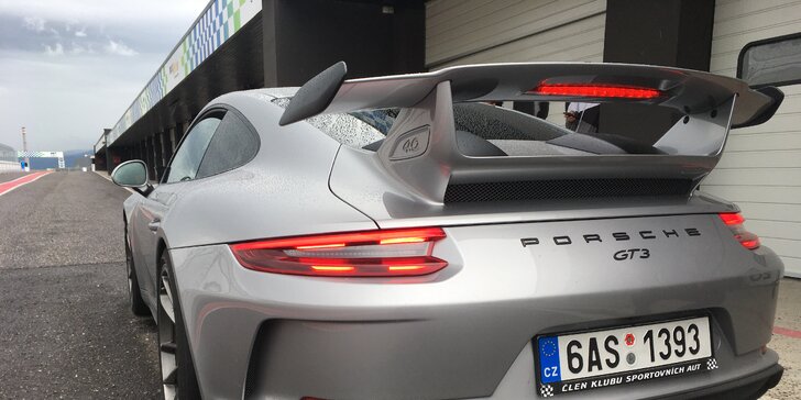Spolujezdcem v Porsche GT3 na velkém okruhu v Mostě: 1–4 superrychlá kola vedle závodního řidiče