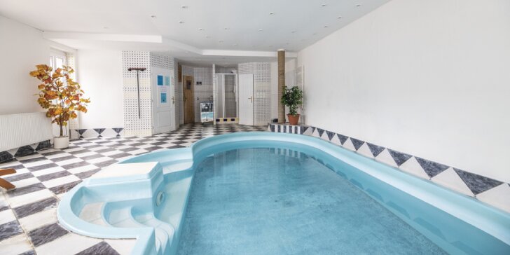 Aktivní odpočinek na Lipně: snídaně, hodinka v bazénu i možnost sauny