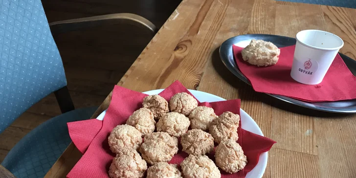 Lahodná káva z Obývák kafé s vlastní pražírnou a k ní zákusek pro 1 i 2 osoby