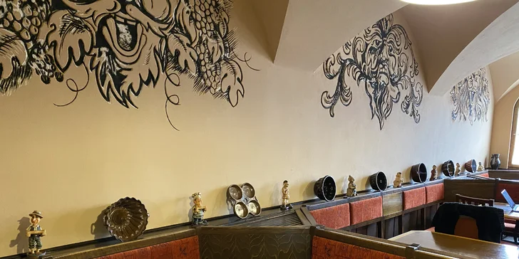 Otevřený voucher na jídlo a pití včetně poledních menu v přeloučské restauraci Bakchus