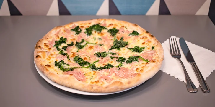 Dejte si něco dobrého: pizza nebo těstoviny podle výběru pro 2 osoby