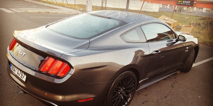 Jízda v nadupaném Fordu Mustang GT 5.0: 30–60 min. jako spolujezdec i řidič