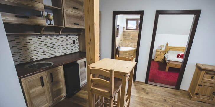 Pobyt v Beskydech pro 2–5 nocležníků: ubytování v rodinném penzionu, snídaně i vířivka