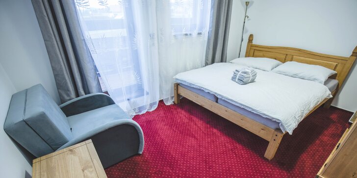 Pobyt v Beskydech pro 2–5 nocležníků: ubytování v rodinném penzionu, snídaně, 1 hod. privátní vířivky