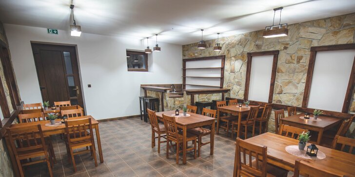 Pobyt v Beskydech pro 2–5 nocležníků: ubytování v rodinném penzionu, snídaně i vířivka