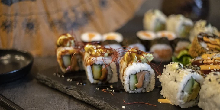 Sushi sety v novém sushi baru Hikari: 24, 26, 28 či 40 ks lahodných rolek