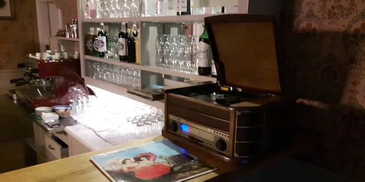 Otevřené vouchery do Obývák coffee & cocktail bar s vlastní pražírnou