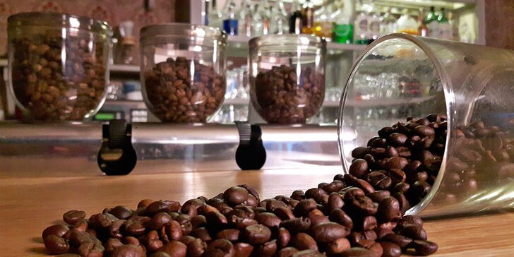 Lahodná káva z Obývák kafé s vlastní pražírnou a k ní zákusek pro 1 i 2 osoby