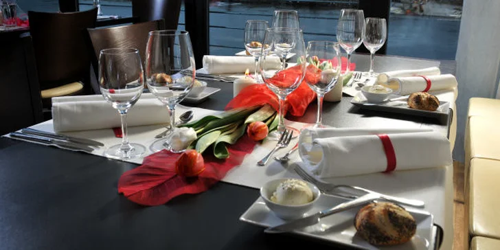 Jakékoli jídlo a nealko v oblíbené restauraci Port62
