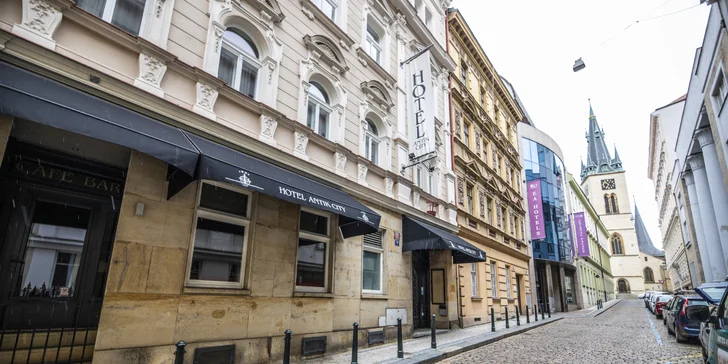 4* pobyt v historickém centru Prahy se snídaní i romantickým menu v restauraci u Karlova mostu