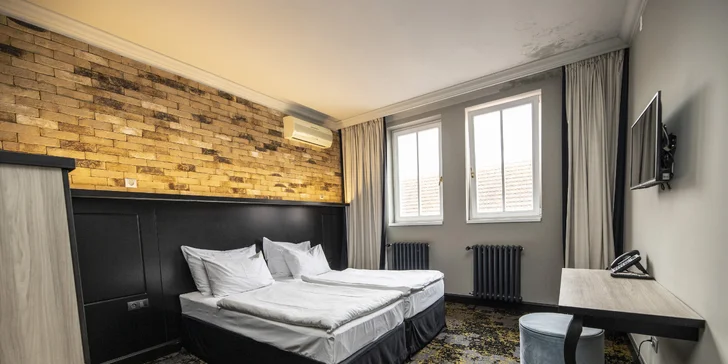 4* pobyt v historickém centru Prahy se snídaní i romantickým menu v restauraci u Karlova mostu