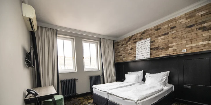 4* pobyt v historickém centru Prahy se snídaní i romantickým menu v restauraci u Karlova mostu