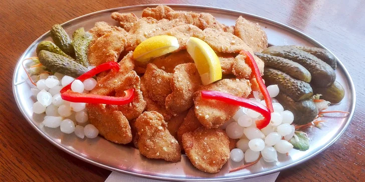 Otevřený voucher na jídlo a pití včetně poledních menu v přeloučské restauraci Bakchus