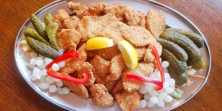 Otevřený voucher na jídlo a pití včetně poledních menu v přeloučské restauraci Bakchus