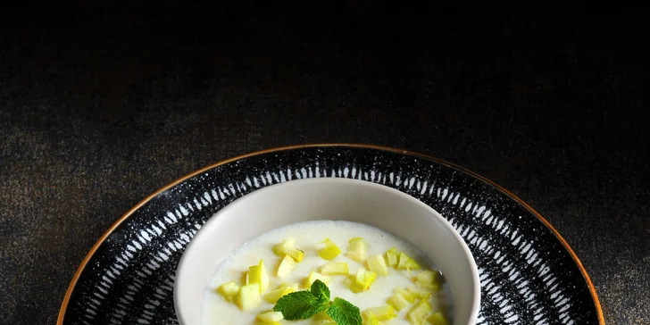 Čtyřchodové indické menu pro 2 osoby: vegetariánské nebo s masem