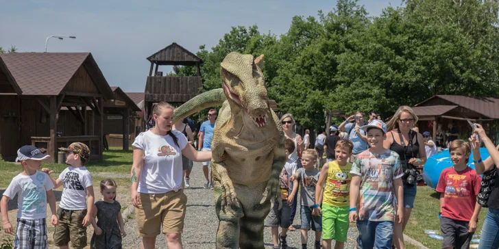 Program pro rodiny s dětmi v Tvrzi Hummer: piráti, rytíři, Divoký západ aj.