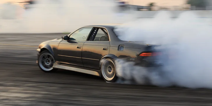 Týmový zážitek Plastic Drift včetně pohonných hmot a profi instruktora